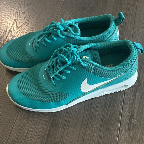 EUC Air max Thea Nikes - Picture 3 of 6